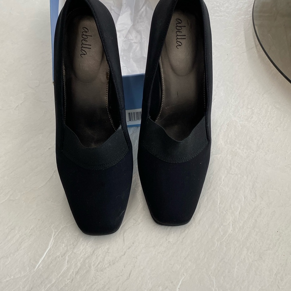 Black shoes size 8.5